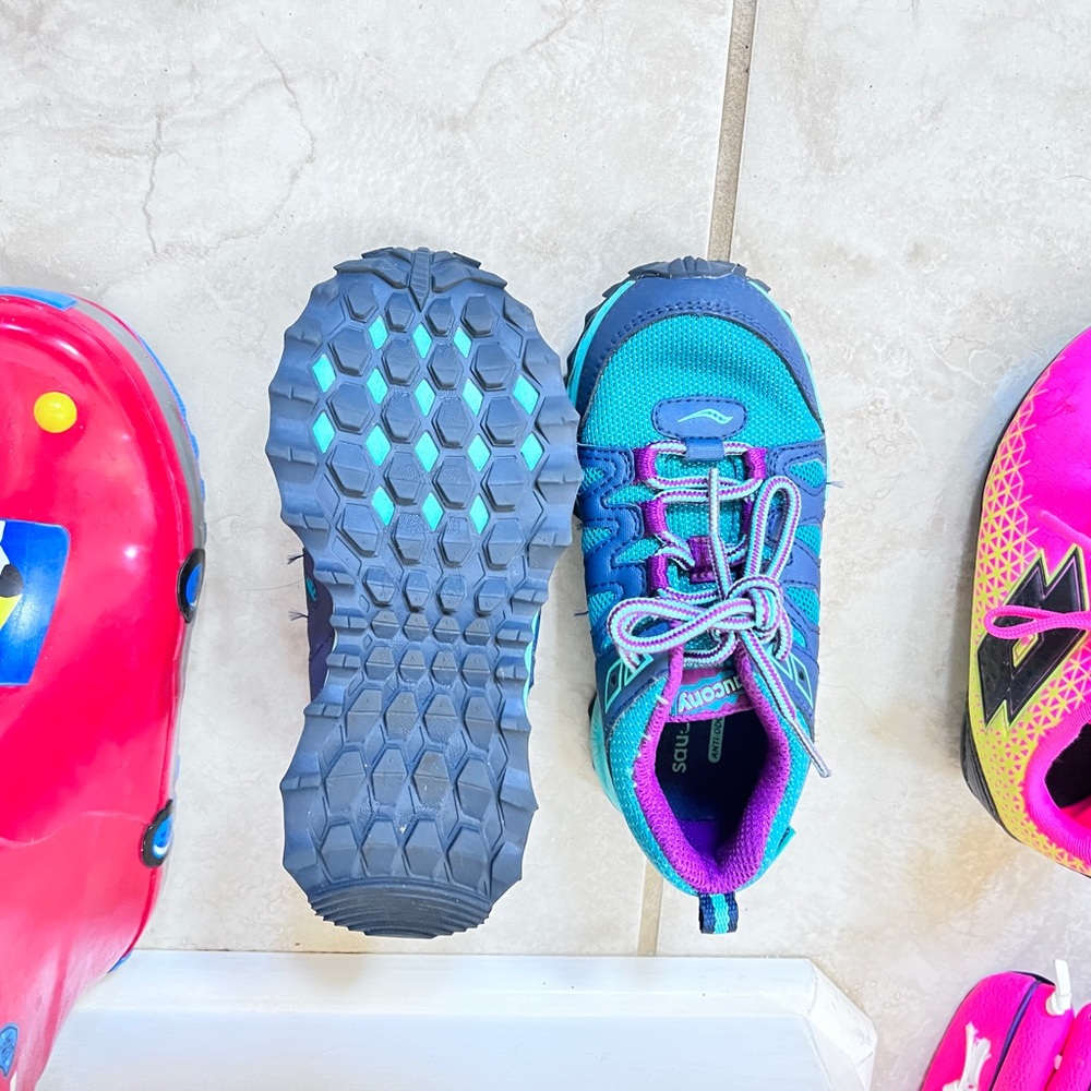 boys and girl shoes girls size 13 to 2. Boy size 3 and 5.